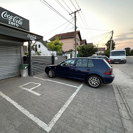 Lovely Apartments Free Street Parking Novi Sad Exterior photo