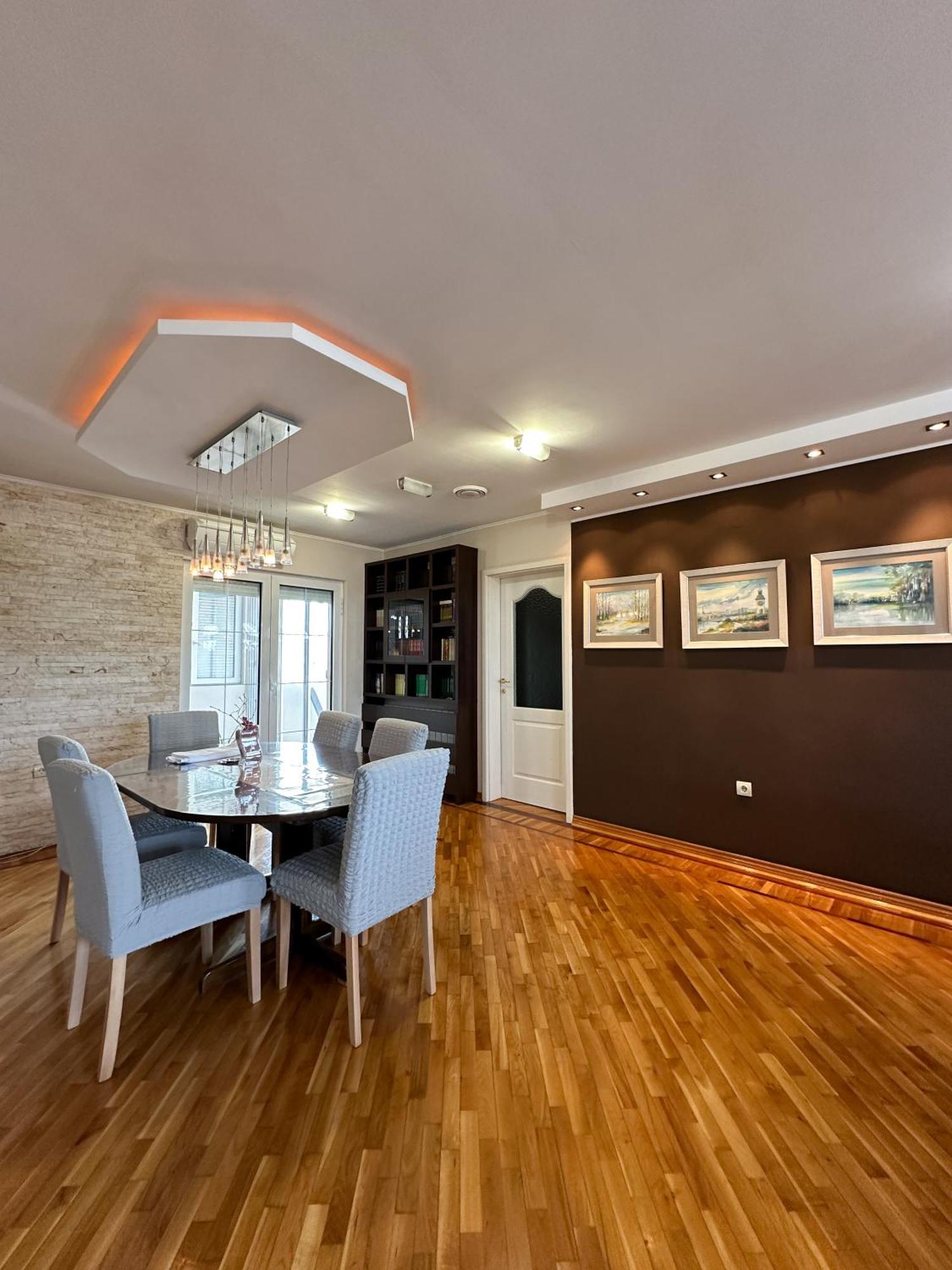 Lovely Apartments Free Street Parking Novi Sad Exterior photo