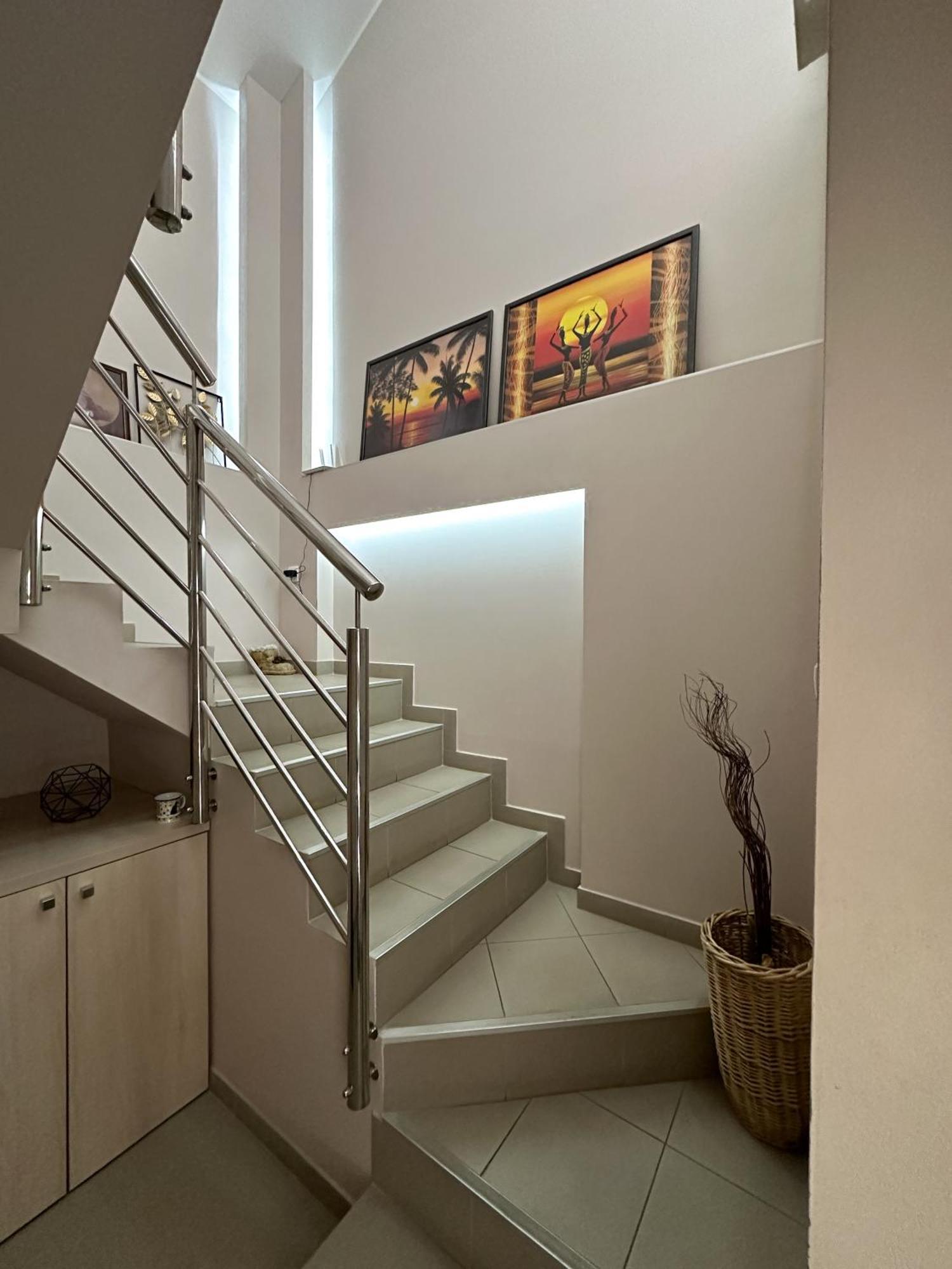 Lovely Apartments Free Street Parking Novi Sad Exterior photo
